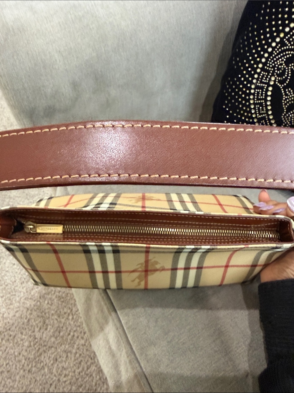 Authentic Burberry Classic Plaid nova check Shoulder Bag in Beige and Brown - Picture 4 of 9